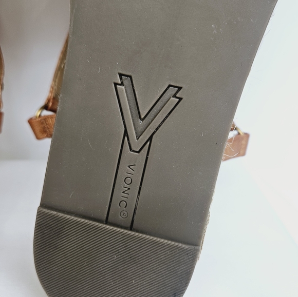 Vionic Kirra Platform Wedge Sandal in Argan Brown Leather Size 10 - Picture 15 of 15